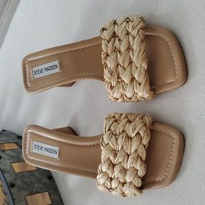 Steve Madden Saged Sandal.